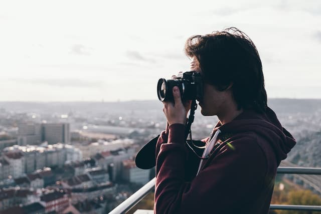 5 Reasons Why You Shouldnt Learn Photography On Your Own.